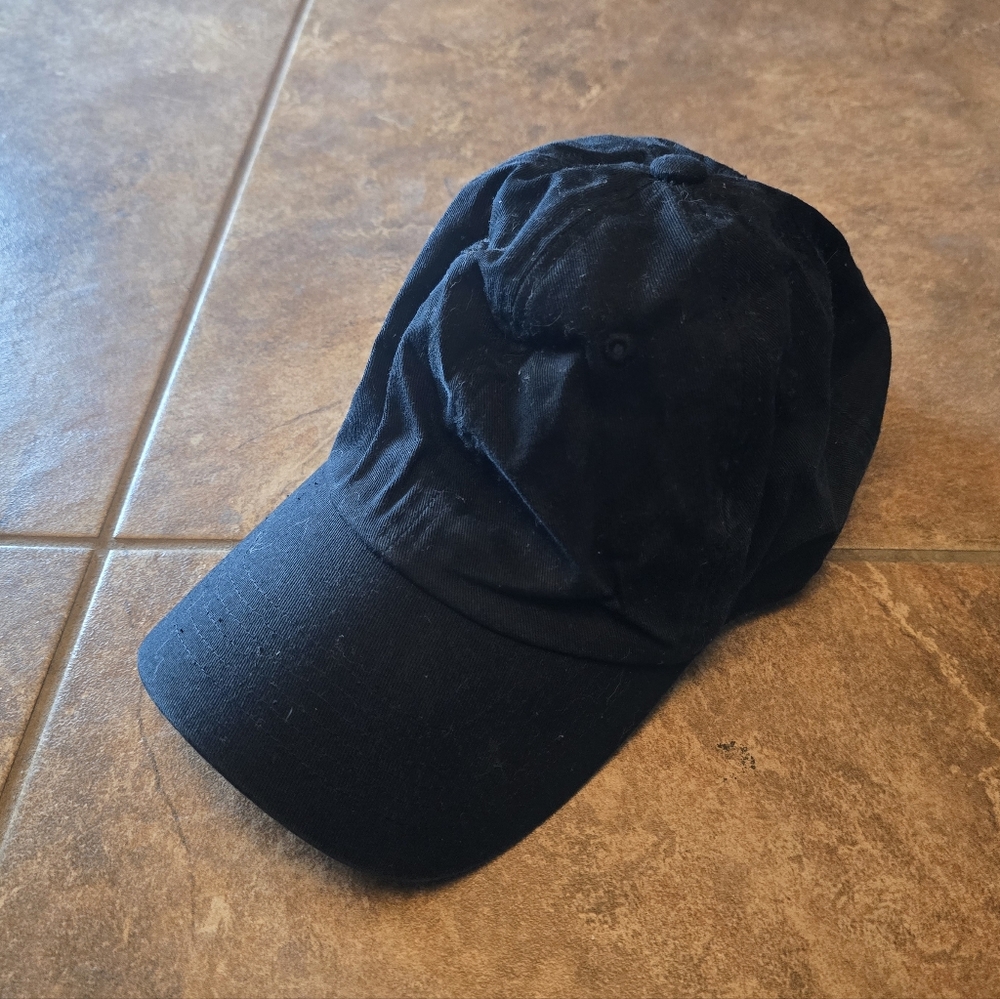 Black Basic Classic Baseball Hat
